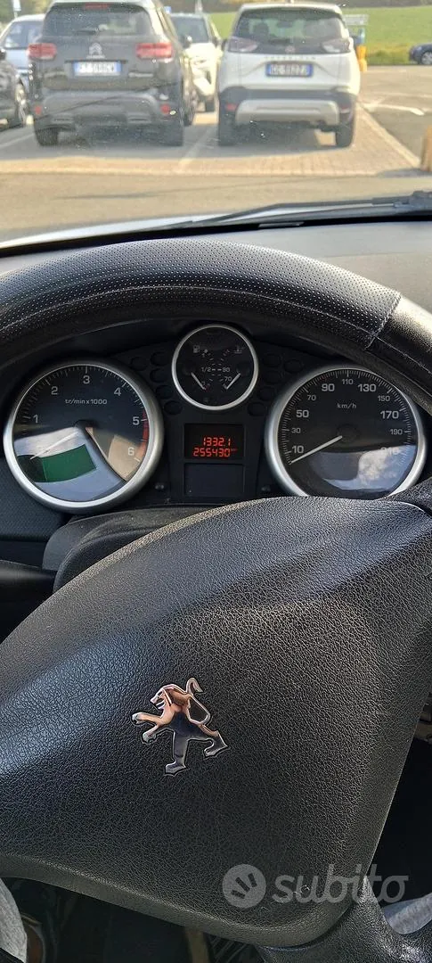 Peugeot 207 2011 photo 5
