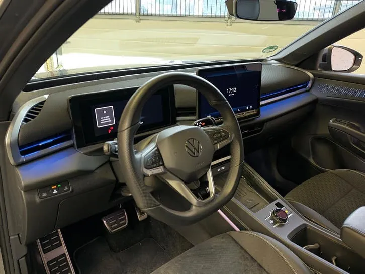 Volkswagen T-Roc 2026 photo 2