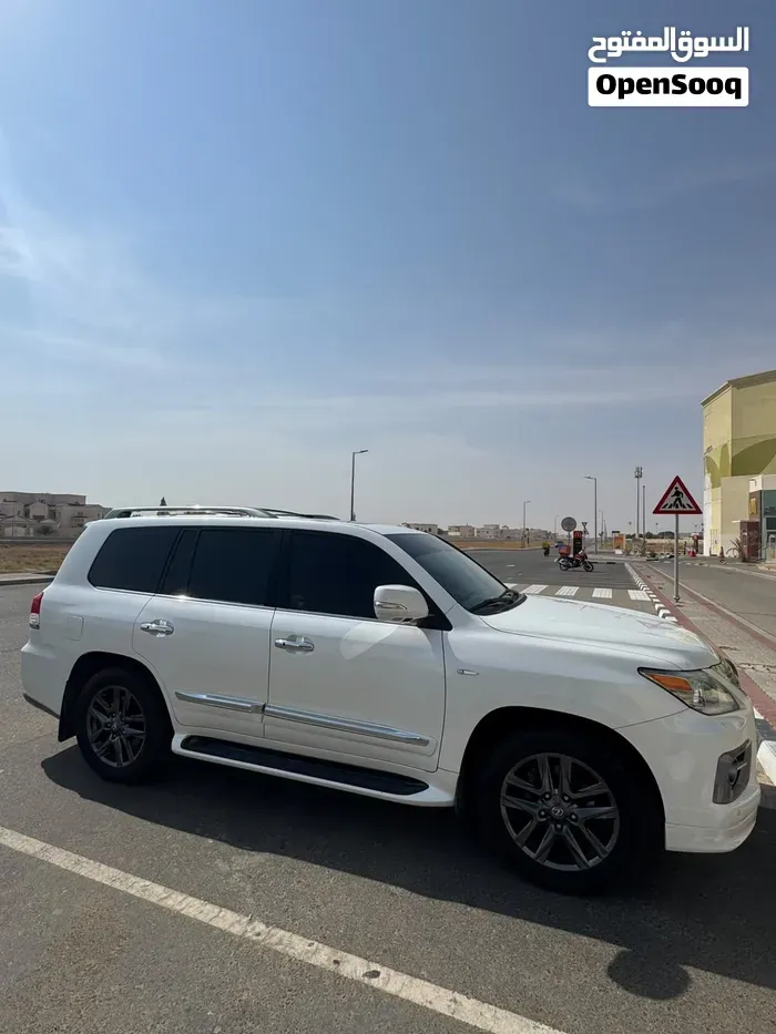 Lexus Lx 570 2010 photo 3