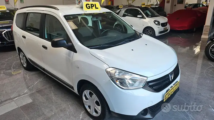 Dacia Lodgy 2015 photo 2