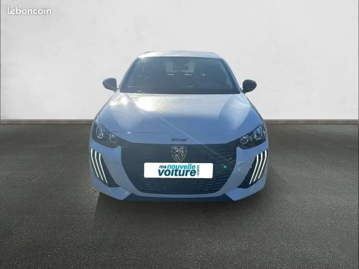 Peugeot 208 2025 photo 2