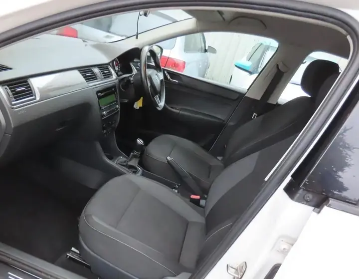 Skoda Rapid 2015 photo 3