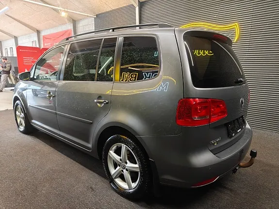 Volkswagen Touran 2015 photo 3