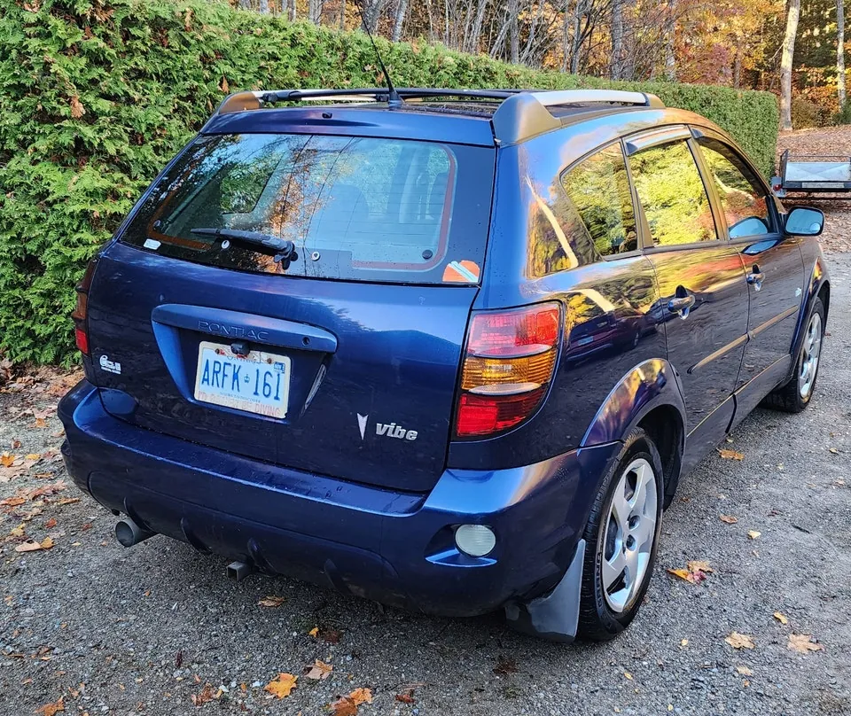 Pontiac Vibe 2003 photo 2