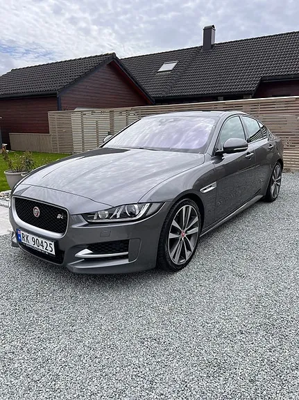 Jaguar Xe