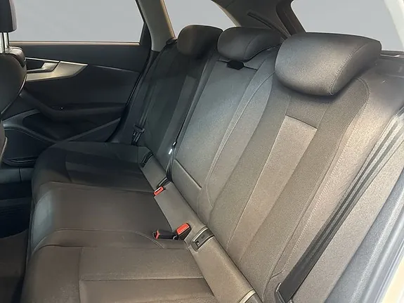 Audi A4 2021 photo 5