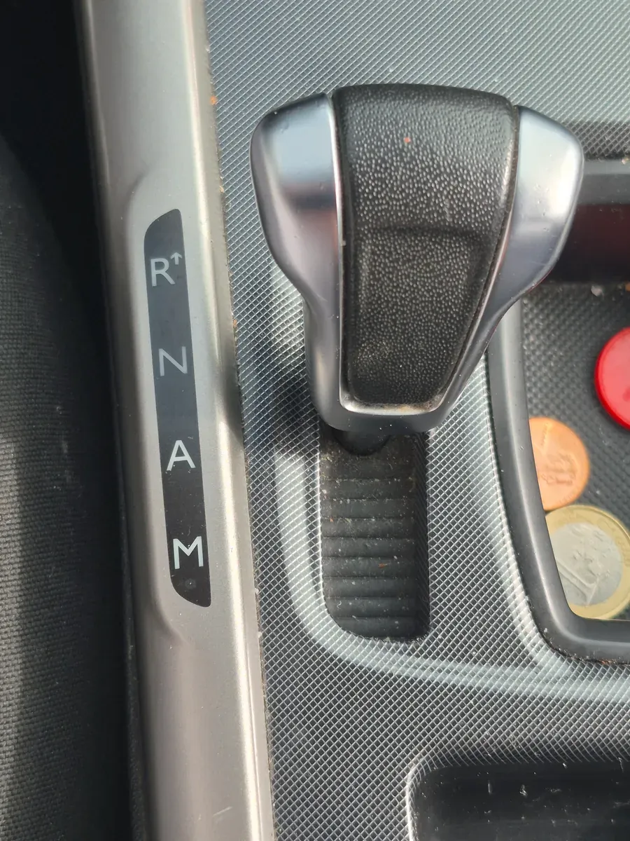 Citroen C4 2015 photo 2