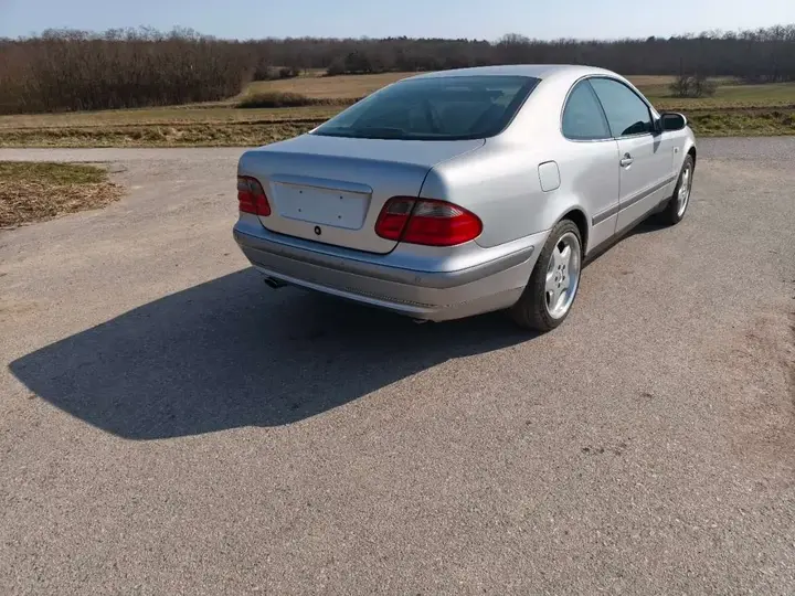 Mercedes-Benz Clk-Class 1999 photo 2