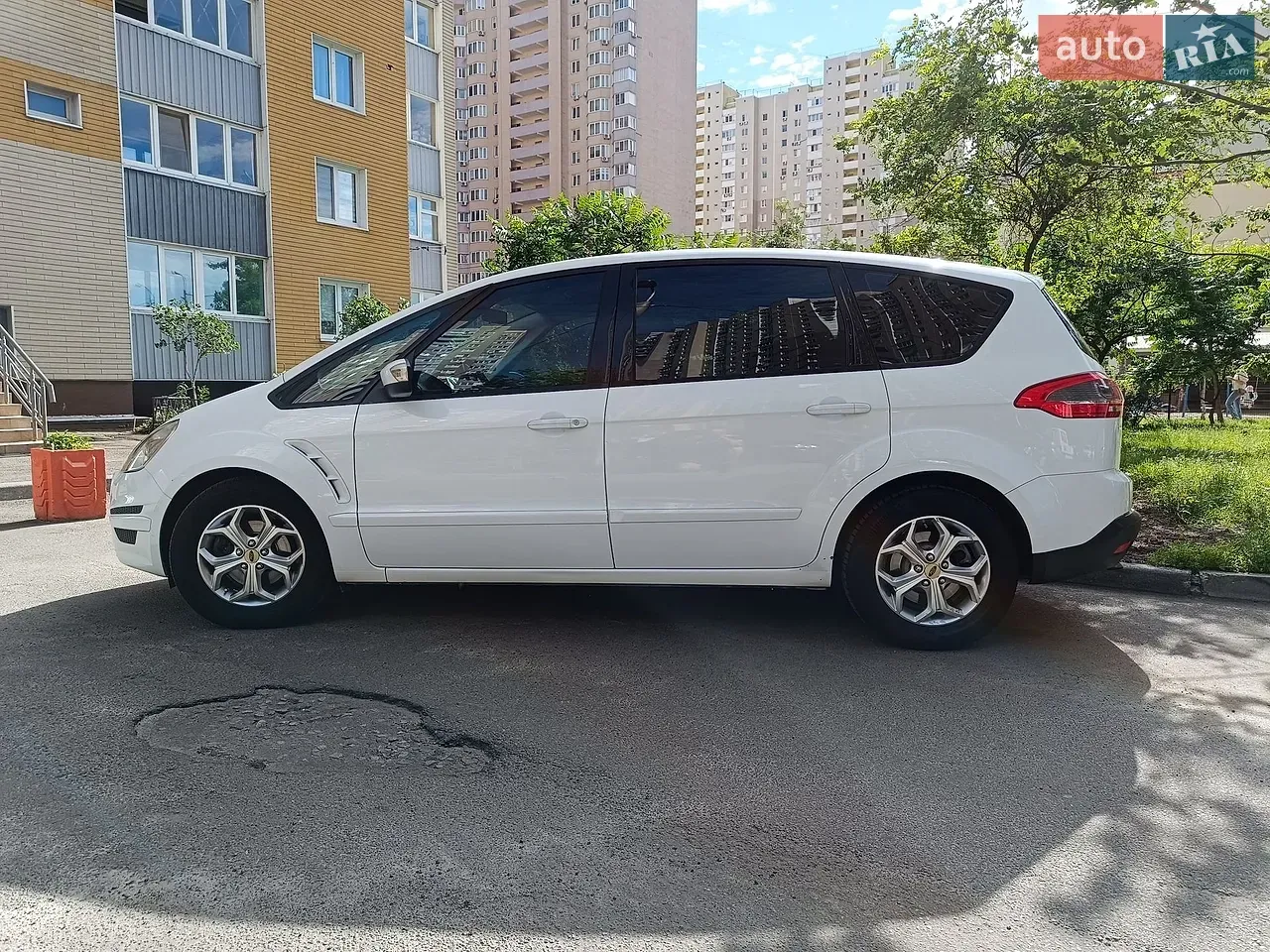 Ford S-Max 2013 photo 3