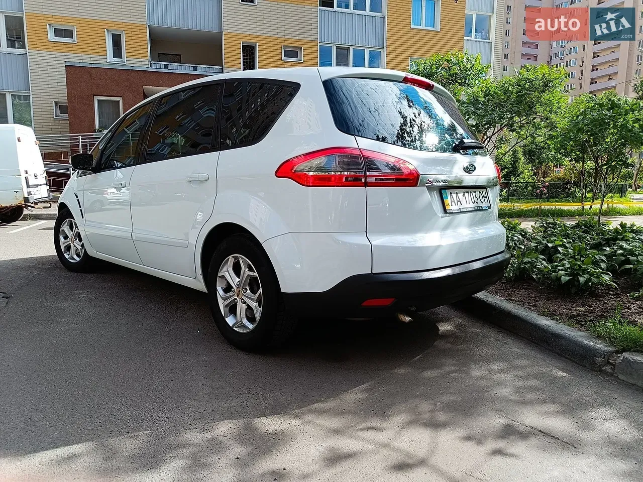 Ford S-Max 2013 photo 4