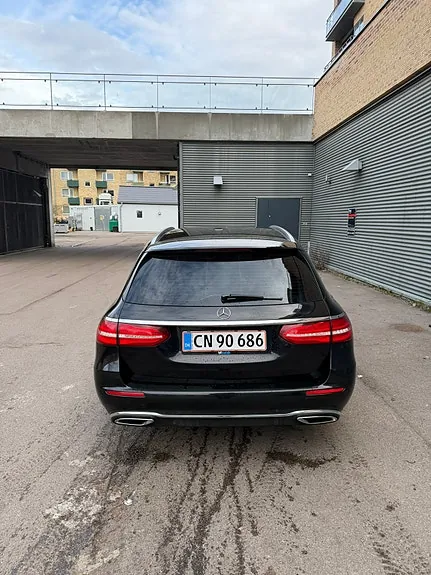 Mercedes-Benz E-Class 2017 photo 4