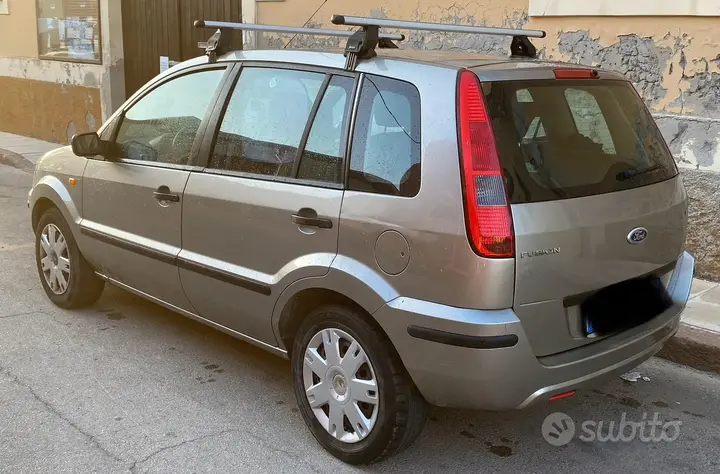 Ford Fusion 2005 photo 2