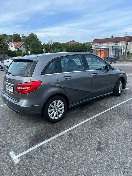 Mercedes-Benz B180 D 2014 photo 2