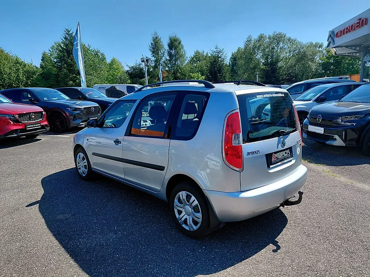 Skoda Roomster 2012 photo 2
