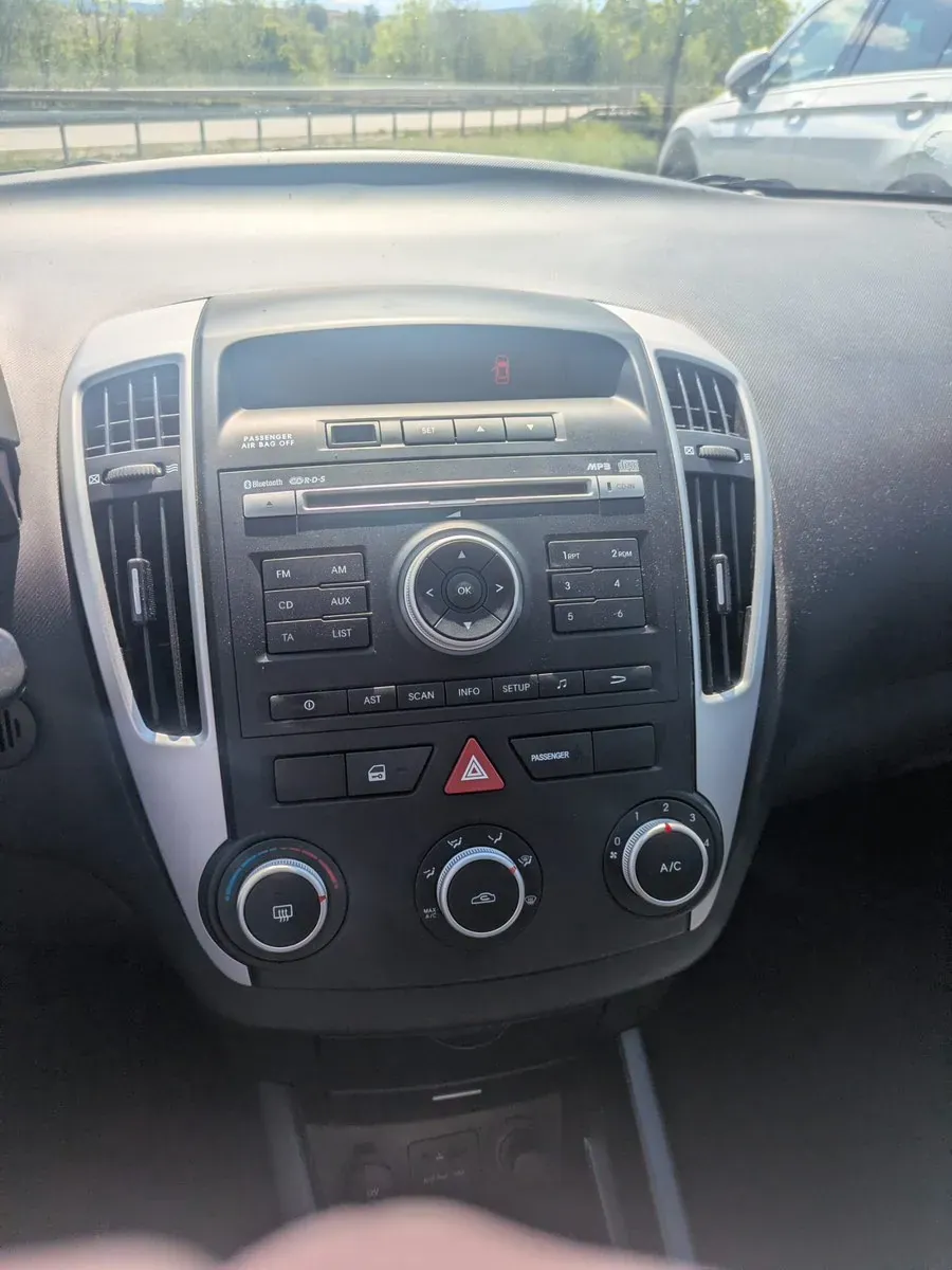 Kia Ceed 2012 photo 3