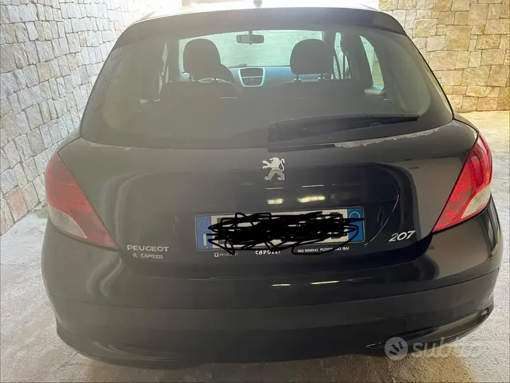 Peugeot 207 2012 photo 3
