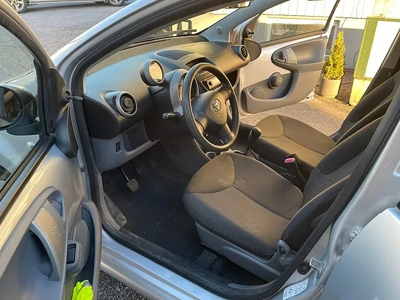 Toyota Aygo 2011 photo 5