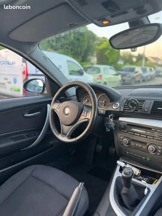 BMW Series 1 2007 photo 3