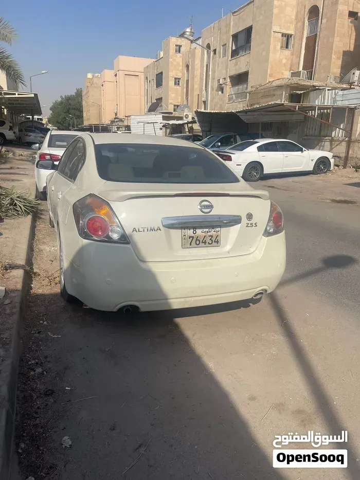 Nissan Altima 2011 photo 4