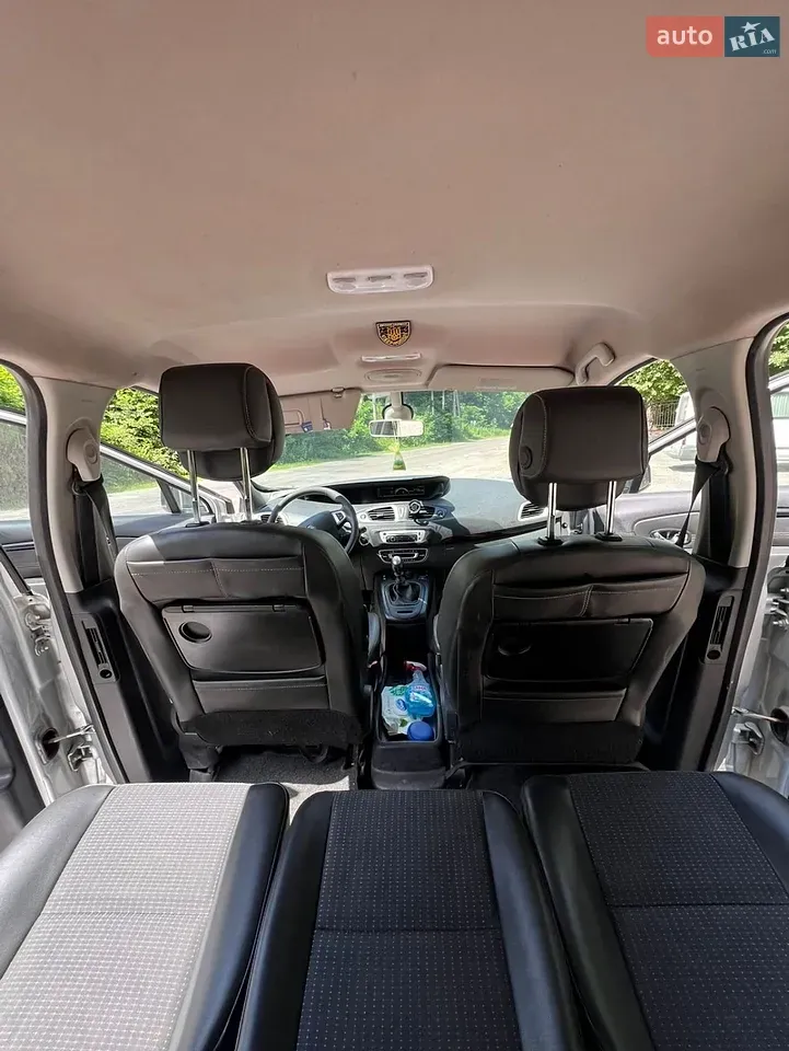 Renault Scenic 2012 photo 5