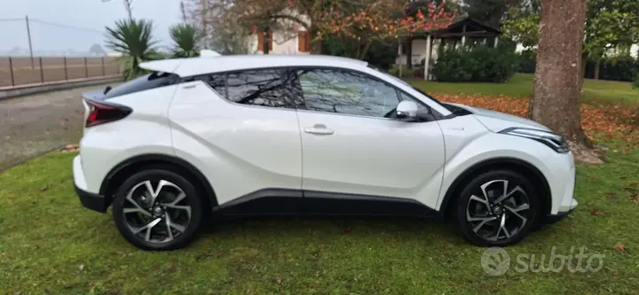 Toyota C-Hr 2021 photo 2