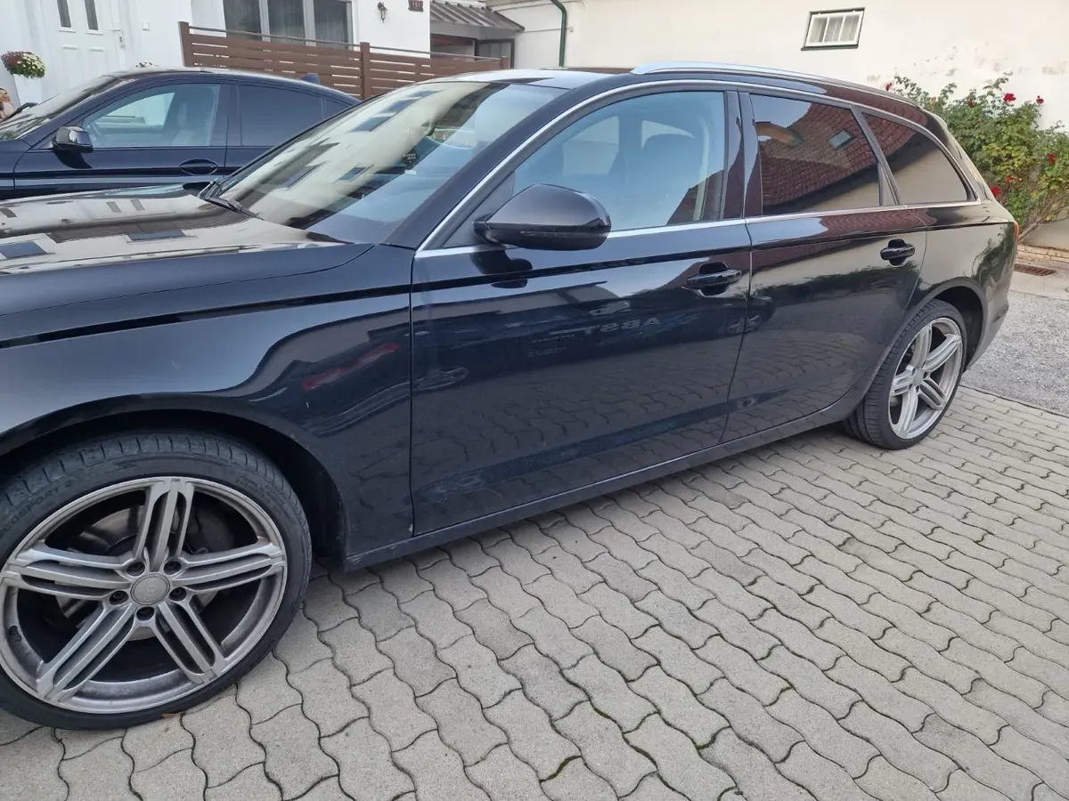 Audi A6 2012 photo 2