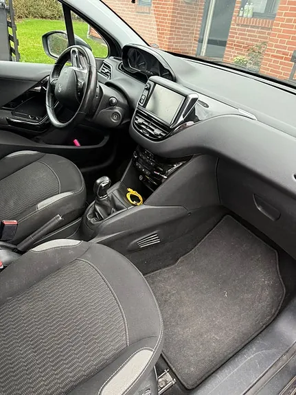 Peugeot 208 2016 photo 5