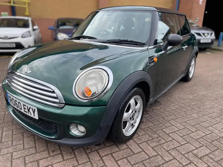 Mini Hatch 2010 photo 3