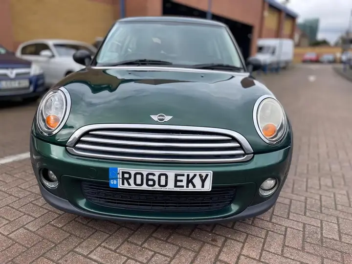 Mini Hatch 2010 photo 2