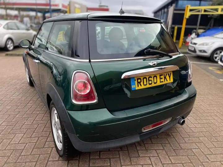 Mini Hatch 2010 photo 4