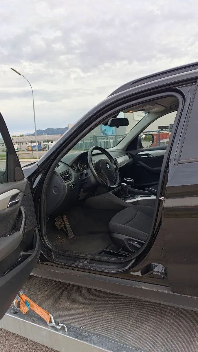 BMW X1 2010 photo 2