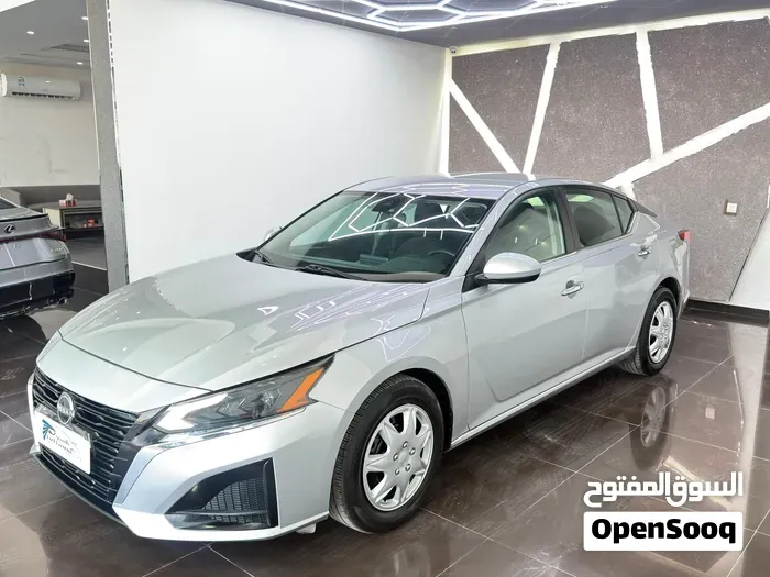 Nissan Altima 2023 photo 2