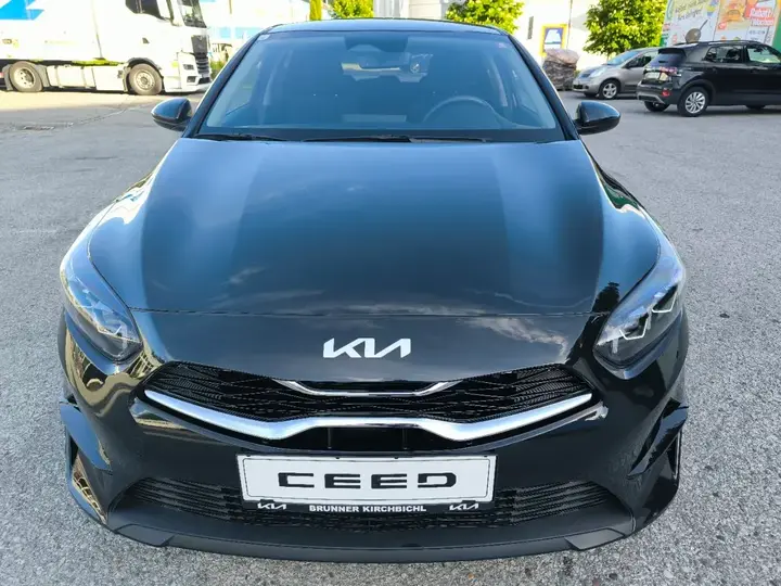 Kia Ceed 2025 photo 2
