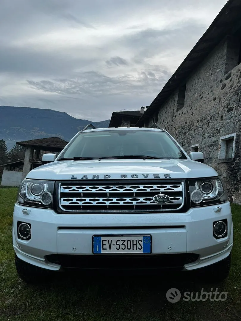 Land Rover Freelander 2014 photo 2