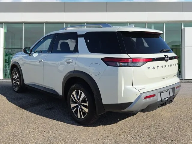 Nissan Pathfinder 2023 photo 3