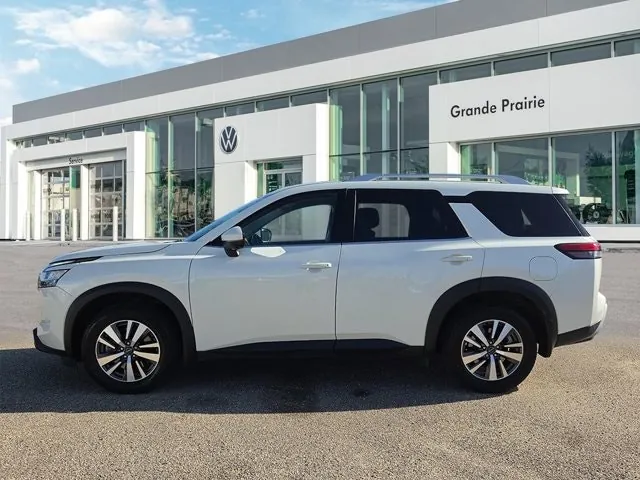 Nissan Pathfinder 2023 photo 2