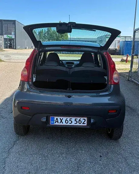 Peugeot 107 2006 photo 5