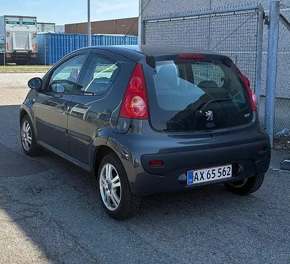 Peugeot 107 2006 photo 3