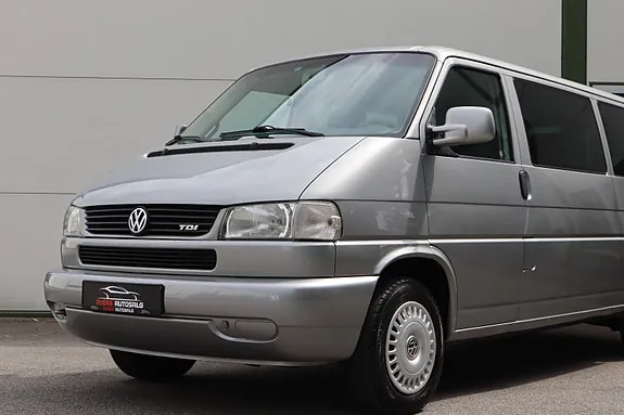 Volkswagen Caravelle 2000 photo 2