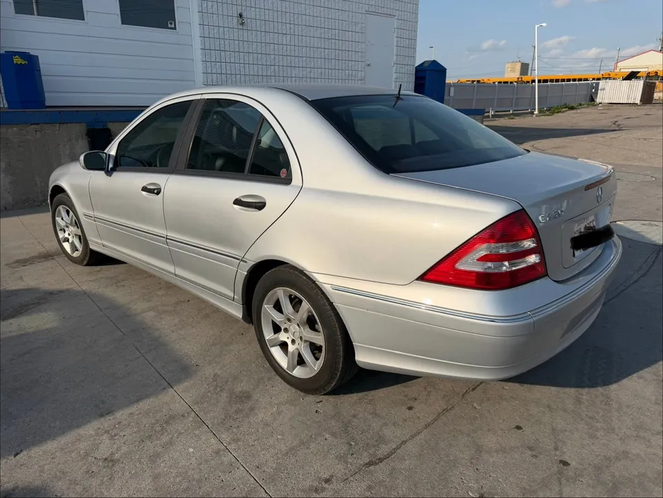 Mercedes-Benz C-Class 2006 photo 5