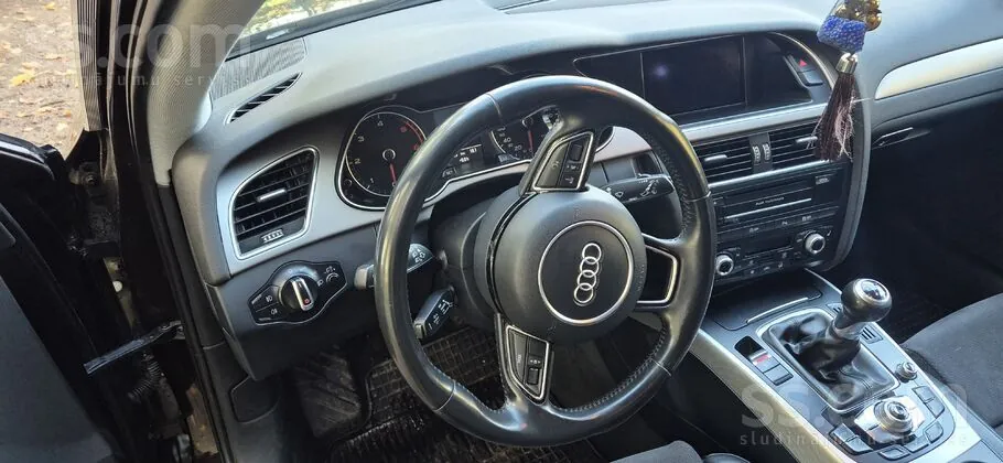 Audi A4 2013 photo 5
