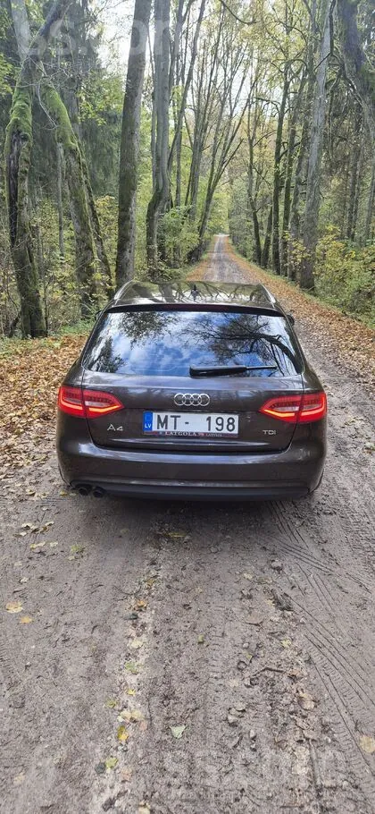 Audi A4 2013 photo 4