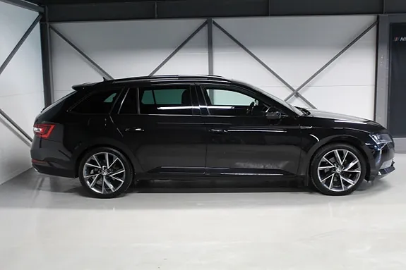 Skoda Superb 2017 photo 2