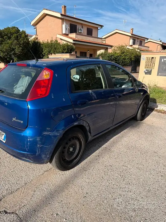 Fiat Grande Punto 2007 photo 2