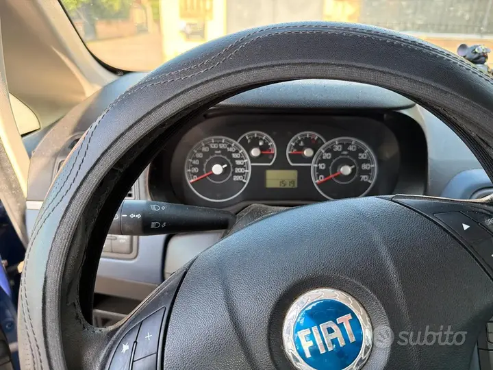 Fiat Grande Punto 2007 photo 5