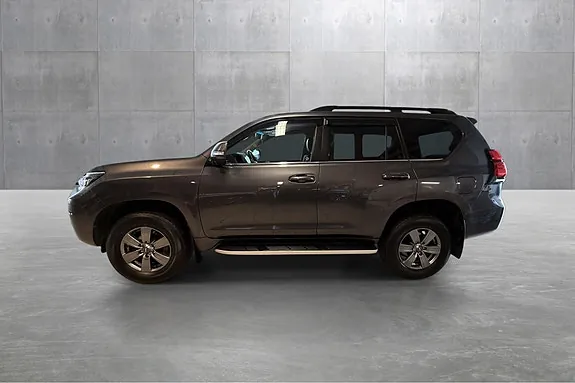 Toyota Land Cruiser 2022 photo 2