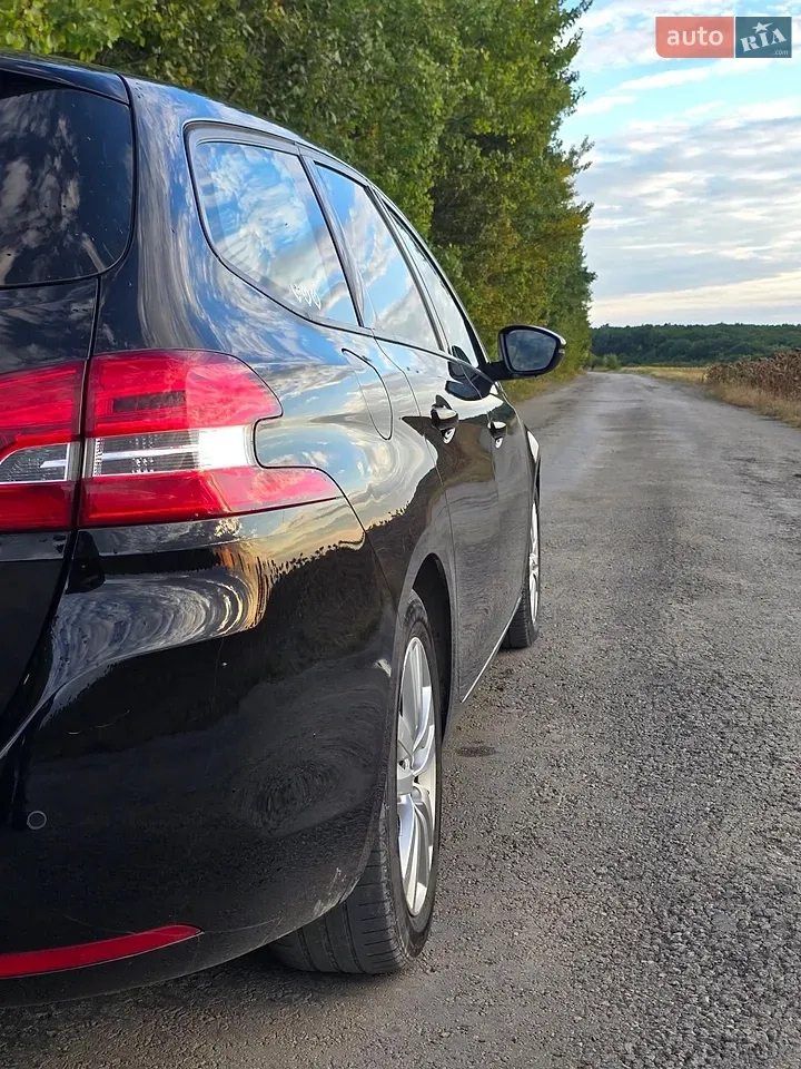 Peugeot 308 2015 photo 2