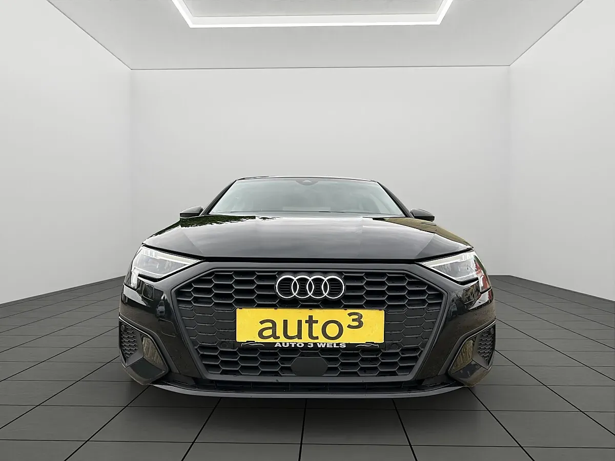 Audi A3 2022 photo 2
