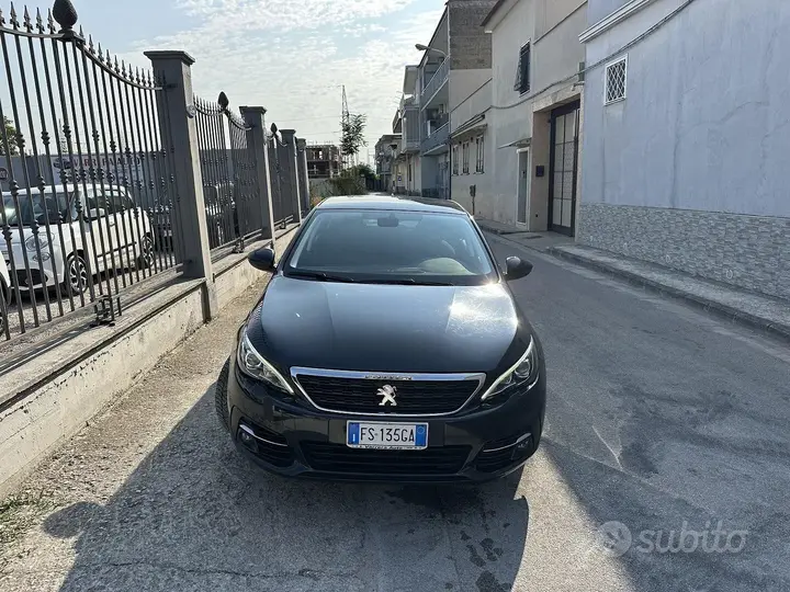 Peugeot 308 2018 photo 2