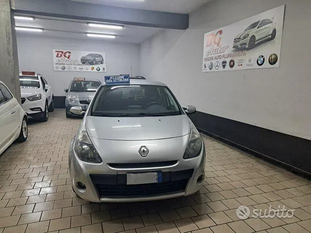 Renault Clio 2009 photo 2